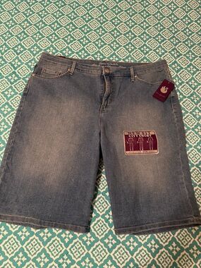 Women’s Gloria Vanderbilt Denim City Short - Blue